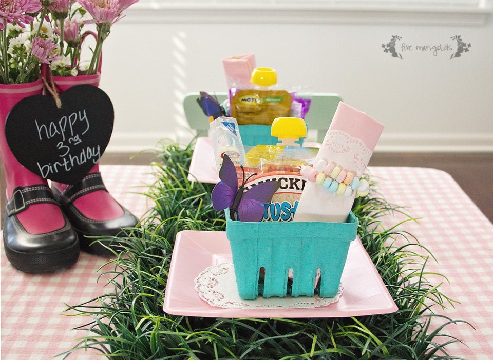 DIY Peppa Pig Picnic Birthday Party with $4 backdrop, muddy puddles and custom favors with free printables | Five Marigolds