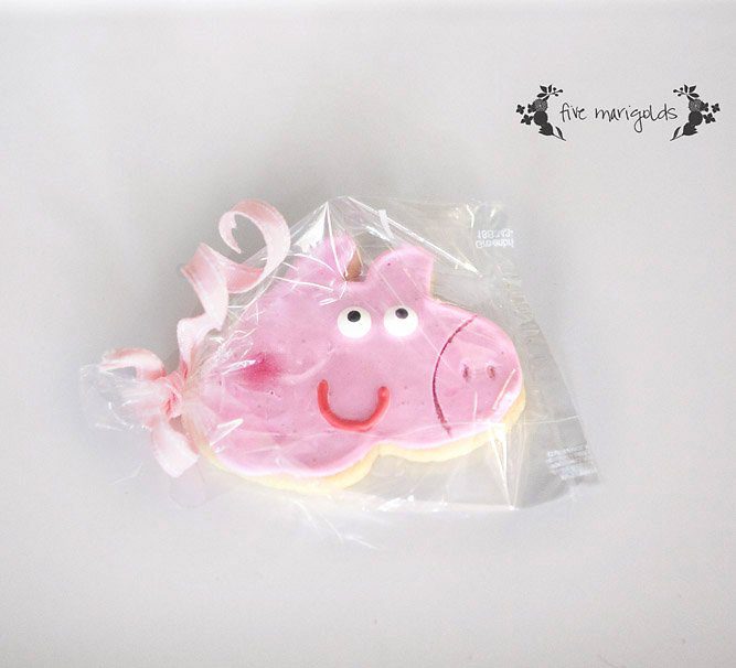 Peppa Pig Birthday Party Favor using DIY Custom Cookie Cutter for $1 | Five Marigolds