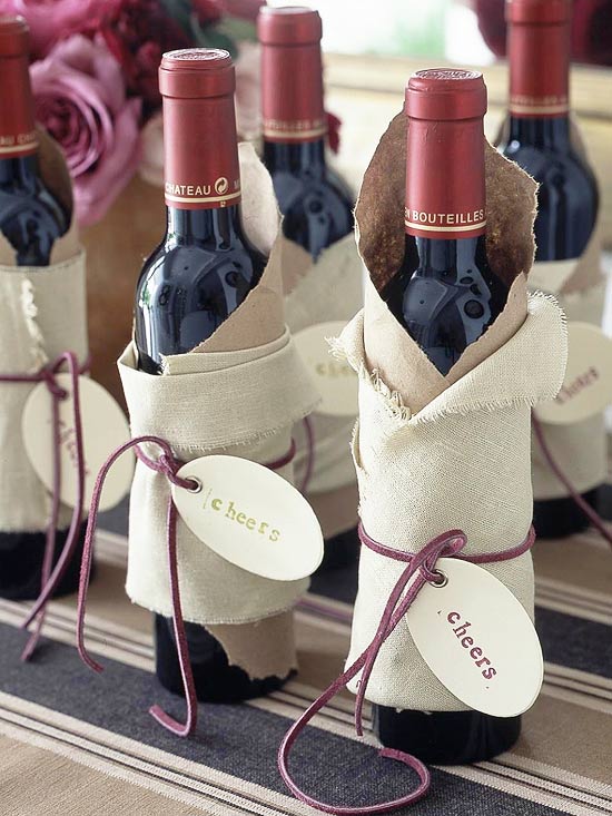 Free Wine Labels for Moms + 10 DIY ideas for gift wrapping wine