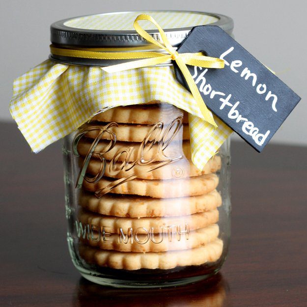 10 DIY Hostess Gifts that will get you invited back. | Five Marigolds
