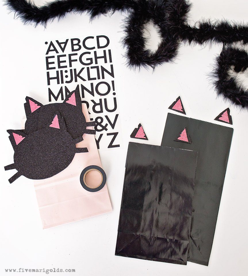 Pink and Black Cat Halloween Bags with Free Printables. Would make great Birthday Favors.